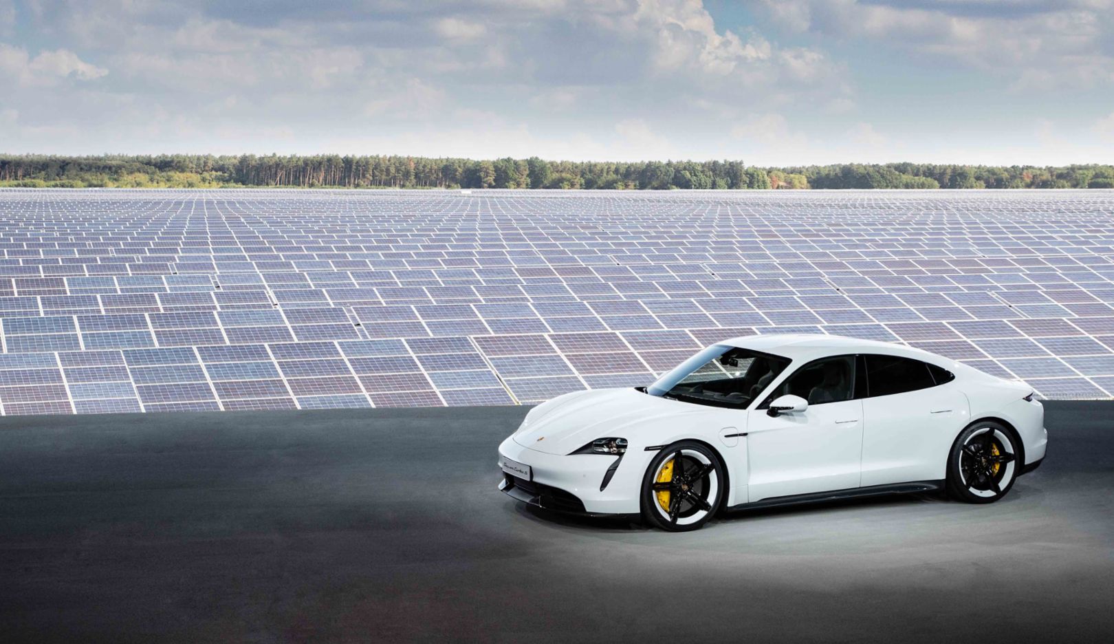 Live broadcasting of the world premiere of the brand new Porsche Taycan 
