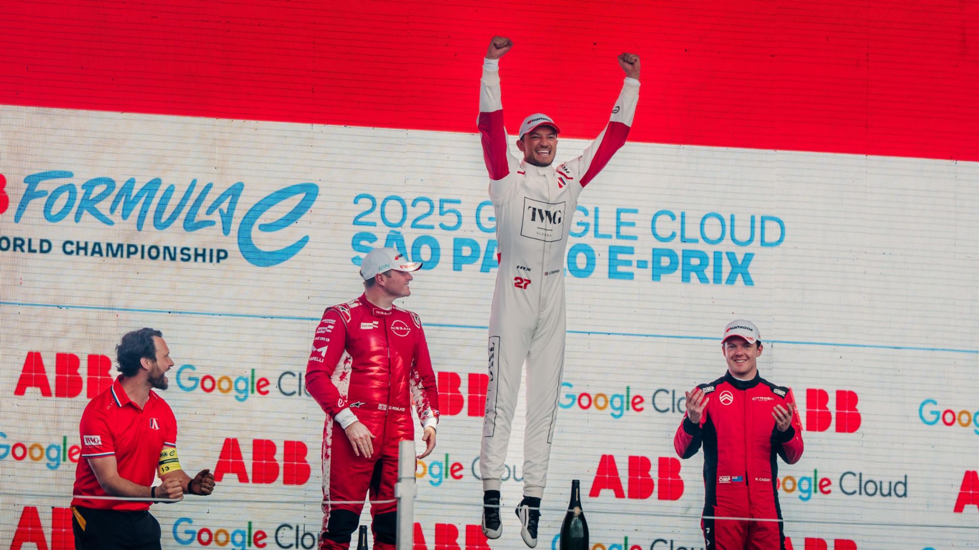 Jake Dennis, ganador del E-Prix de S&atilde;o Paulo, Andretti F&oacute;rmula E, 2025, Porsche AG