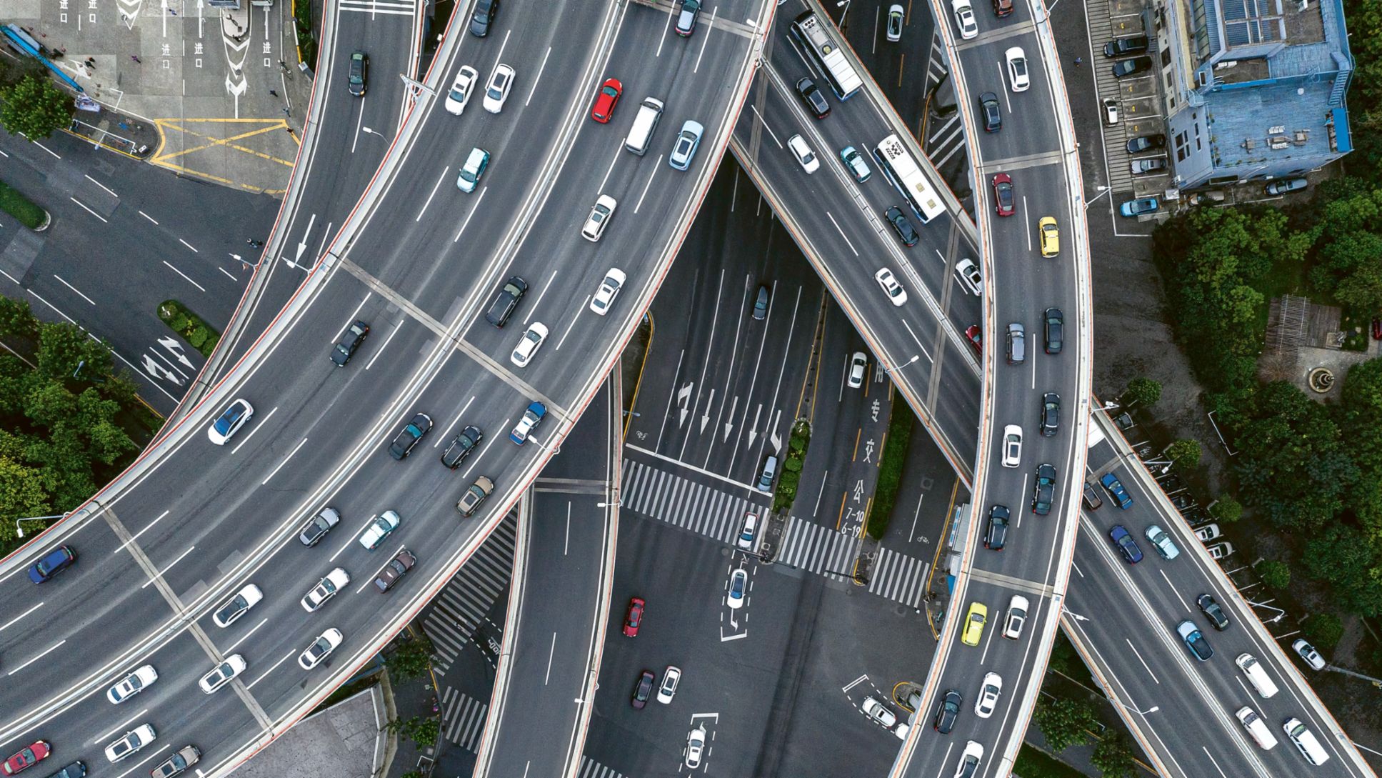 Highly automated driving functions must also be able to cope with difficult driving situations such as here in Shanghai, 2022, Porsche AG