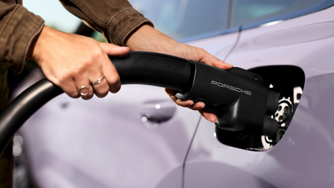 Porsche anuncia su integraci&oacute;n a la red de Supercargadores de Tesla.