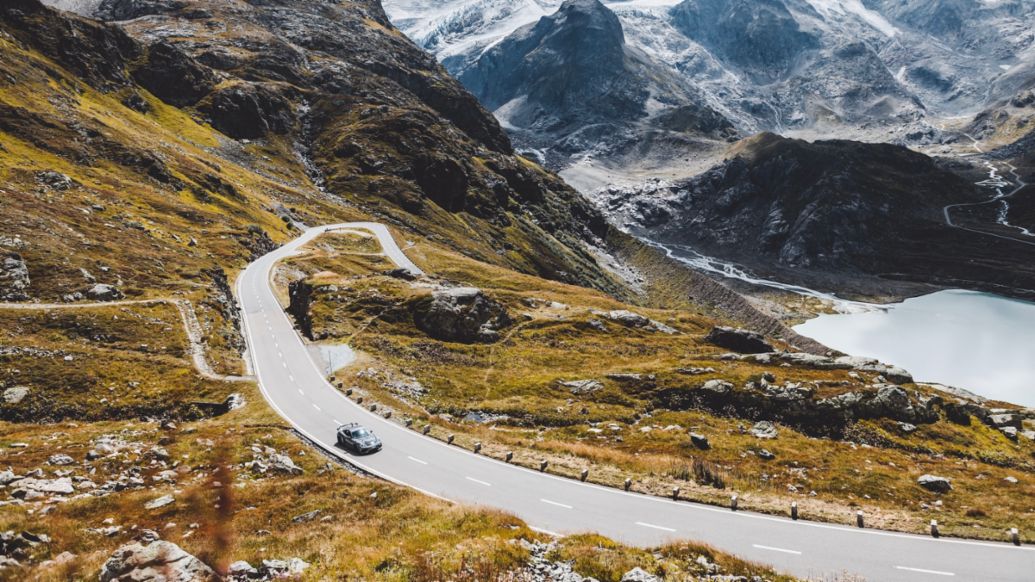 718 Cayman GT4 RS , Swiss Roads, 2024, Porsche Schweiz AG