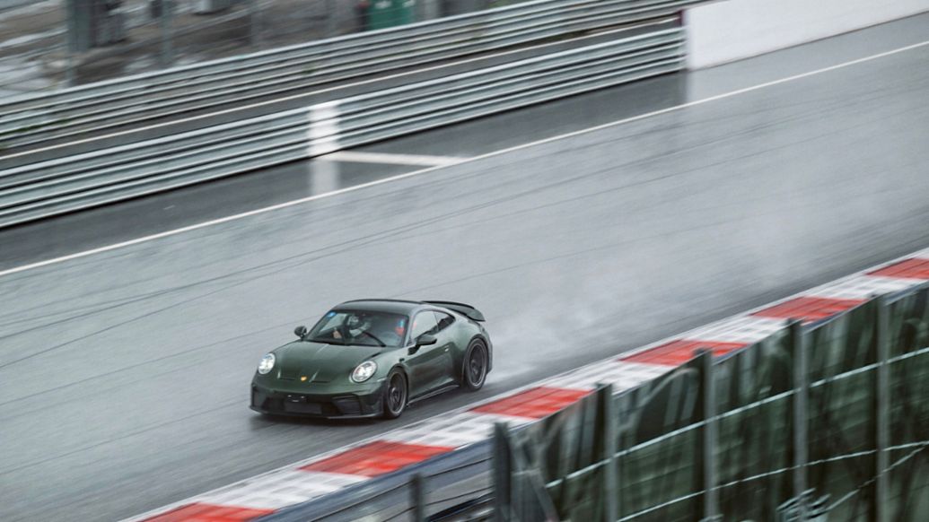 Jenna Gygi, pilote de wingsuit, 2025, Porsche Schweiz AG