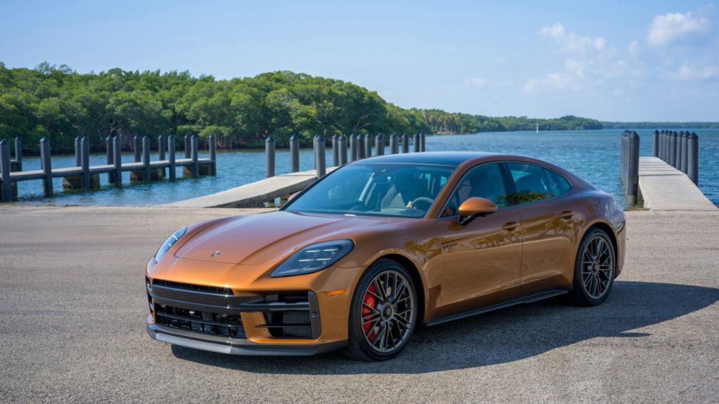 El Porsche Panamera es reconocido como el "Mejor Auto de Lujo y Desempe&ntilde;o 2025" en los Women's Worldwide Car of the Year (WWCOTY)
