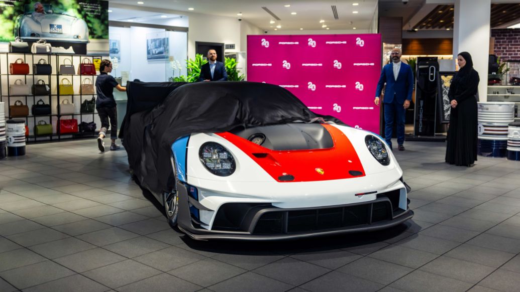 911 GT3 RS Rennsport, Porsche Centre Doha, Qatar, 2026, Porsche Middle East