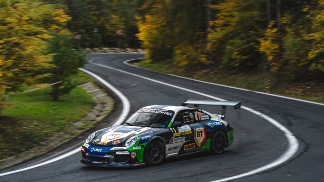 Simone Tempestini, campion național absolut la raliuri pentru a 10-a oară, participă în acest weekend la etapa de la București a Campionatului Național de Super Rally, comunicat de presă, 22/10/2025, Porsche AG