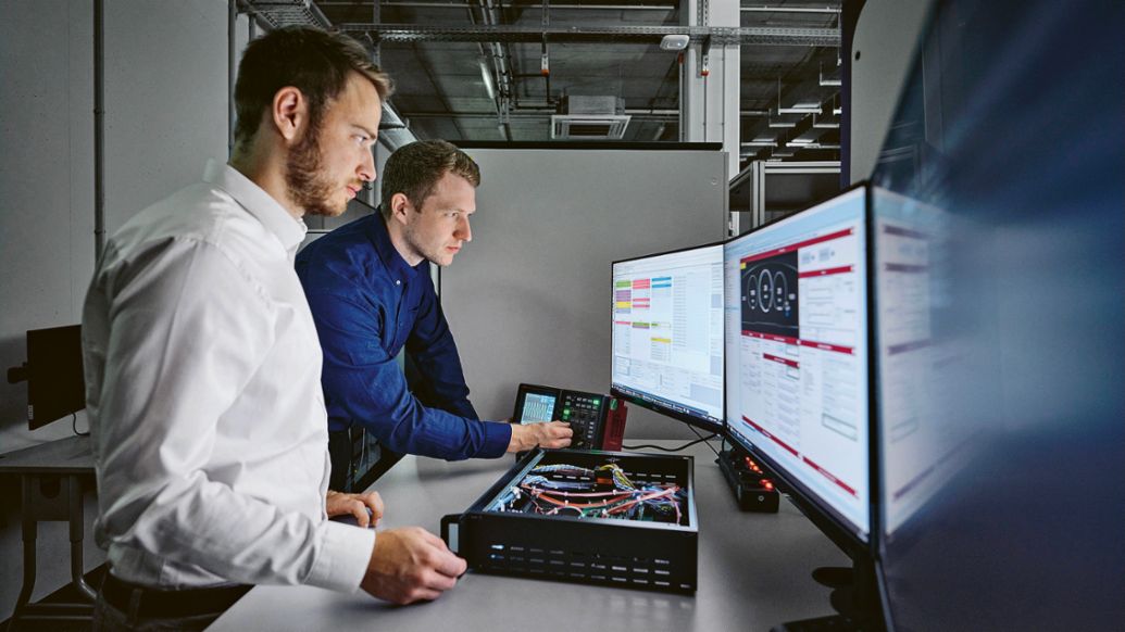 Rafael Banzhaf, Technical Project Leader at Porsche Engineering, Thomas Füchtenhans, Development Engineer at Porsche Engineering, l-r, 2023, Porsche AG