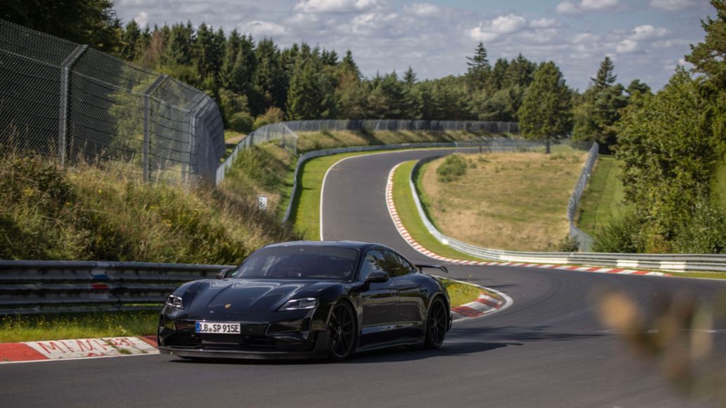 Taycan de preserie, Nürburgring Nordschleife, 2024, Porsche AG