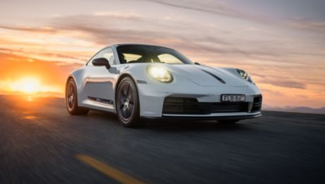 Product Highlights: The new 911 – T-Hybrid for significantly enhanced performance