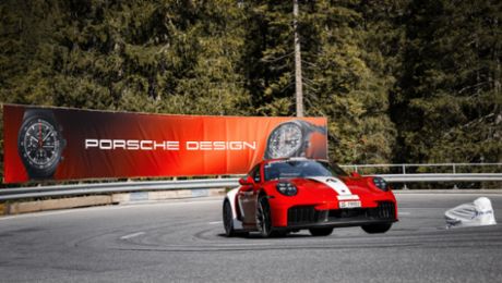 Die Zeit rast: Porsche Design Timepieces auf der Arosa ClassicCar