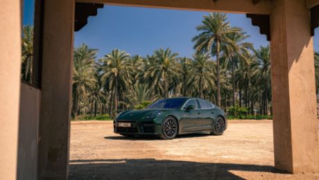 Listicle: Porsche Panamera 4S E-Hybrid