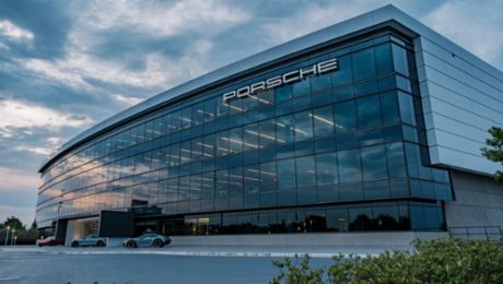 Porsche Financial Services, Inc. Issues Prime Auto Transaction in the U.S. ABS Market