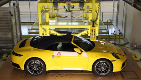 Individuelle Fahrzeugbilder aus der Porsche Produktion steigern die Vorfreude