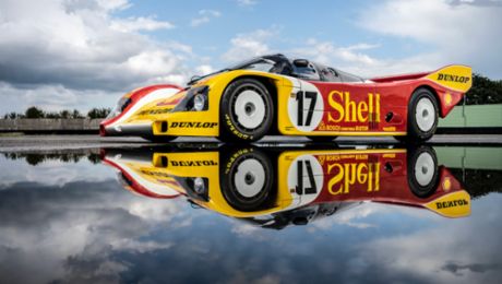 Porsche 962 C restored to its original condition down to the last detail