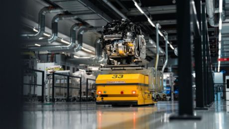 Porsche introduces MHP FleetExecuter at the Zuffenhausen plant