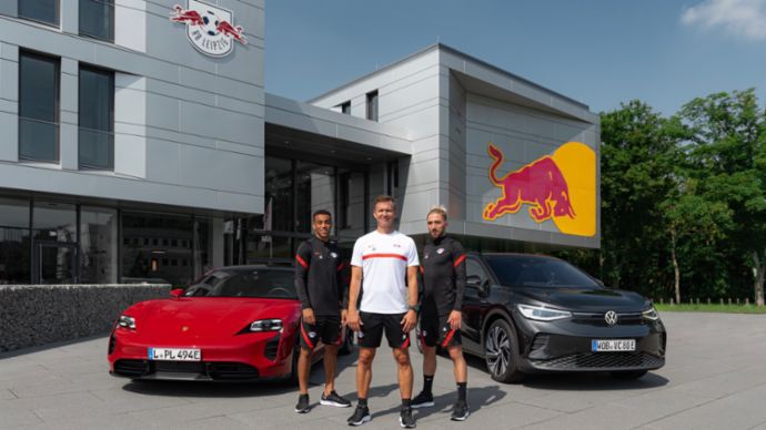 Tyler Adams, Jesse Marsch, Kevin Kampl, Taycan Turbo, VW, 2021, Porsche AG