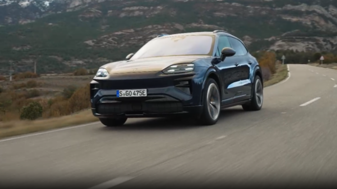 Cayenne Turbo Electric, S-GO 475E, Media Drive Barcelona