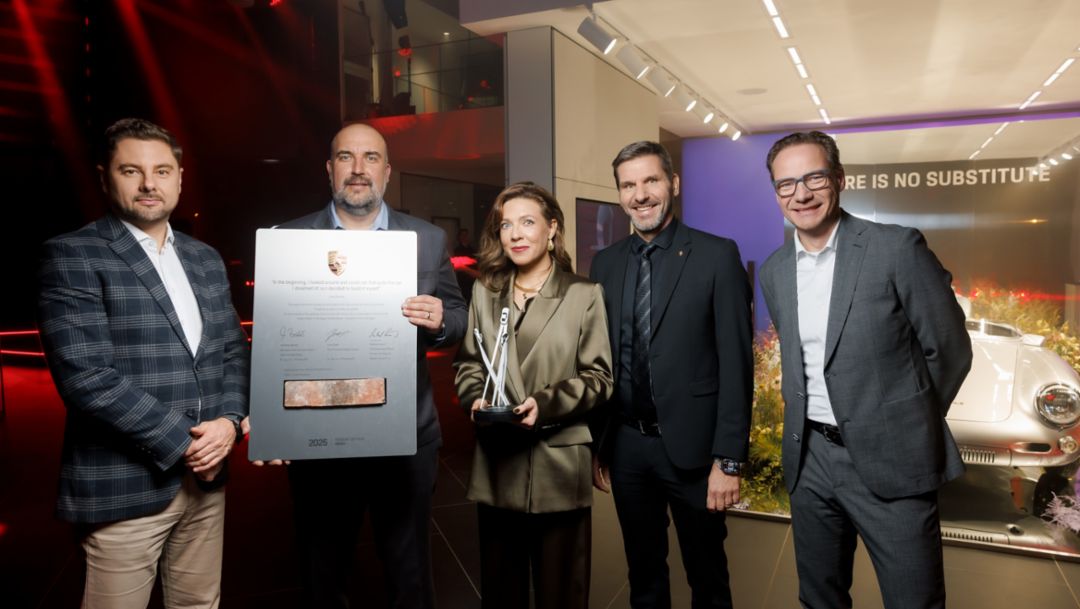 Zcela nové Porsche Centrum Ořech přivítalo ve svých exkluzivních prostorách první fanoušky sportovních vozů Porsche