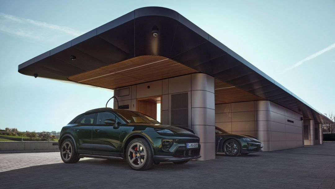 Un al șaselea Porsche Charging Lounge se deschide în Leonberg, lângă Stuttgart