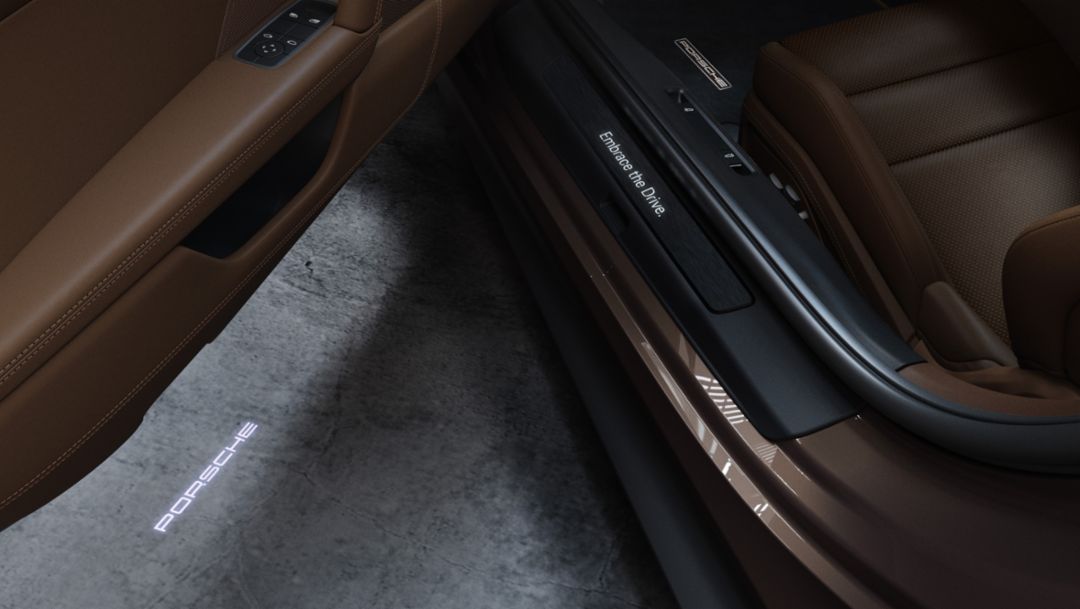 Exclusive Manufaktur 2025 911 GT3 with Touring Package 