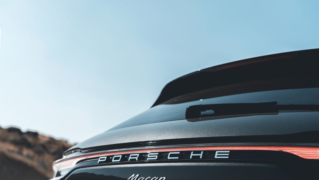 Macan, Volcano Grey, 2021, PCNA