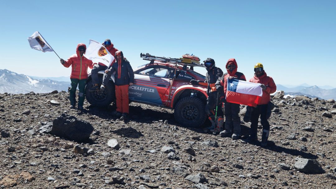 Porsche 911 achieves new altitude world record