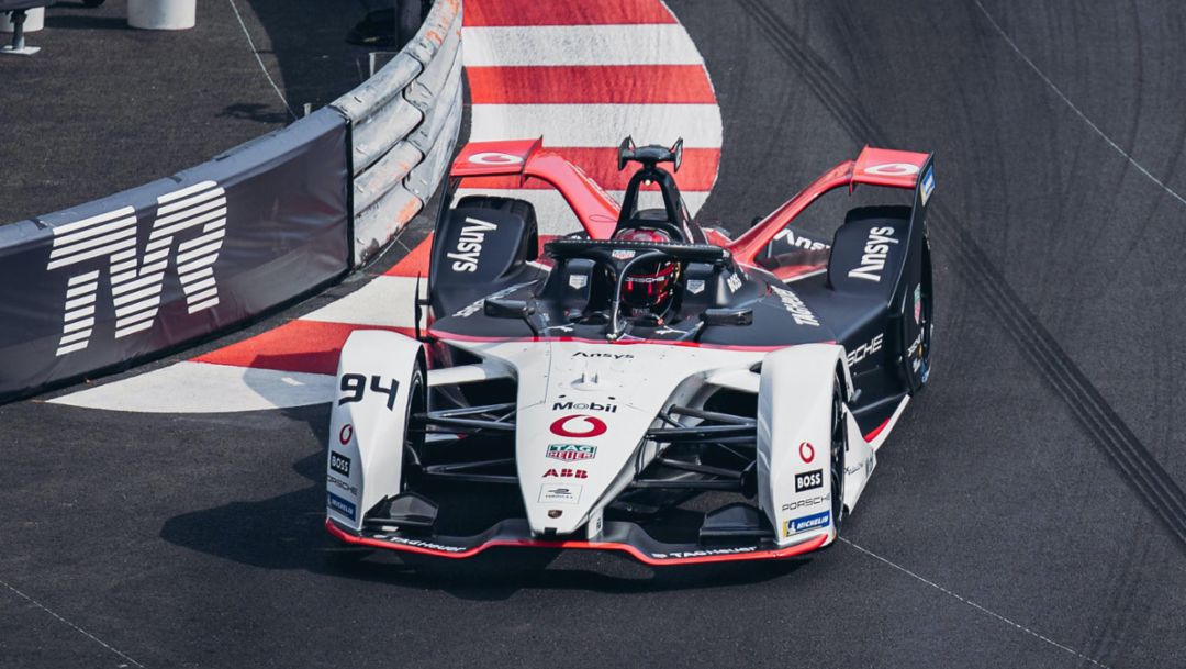 Dvě Porsche 99X Electric připravena na debutový závod Formule E v Indonésii