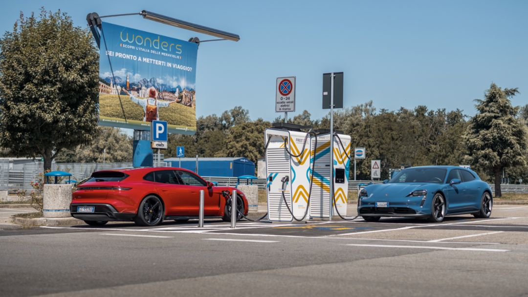 Porsche integra Free To X al proprio servizio di ricarica