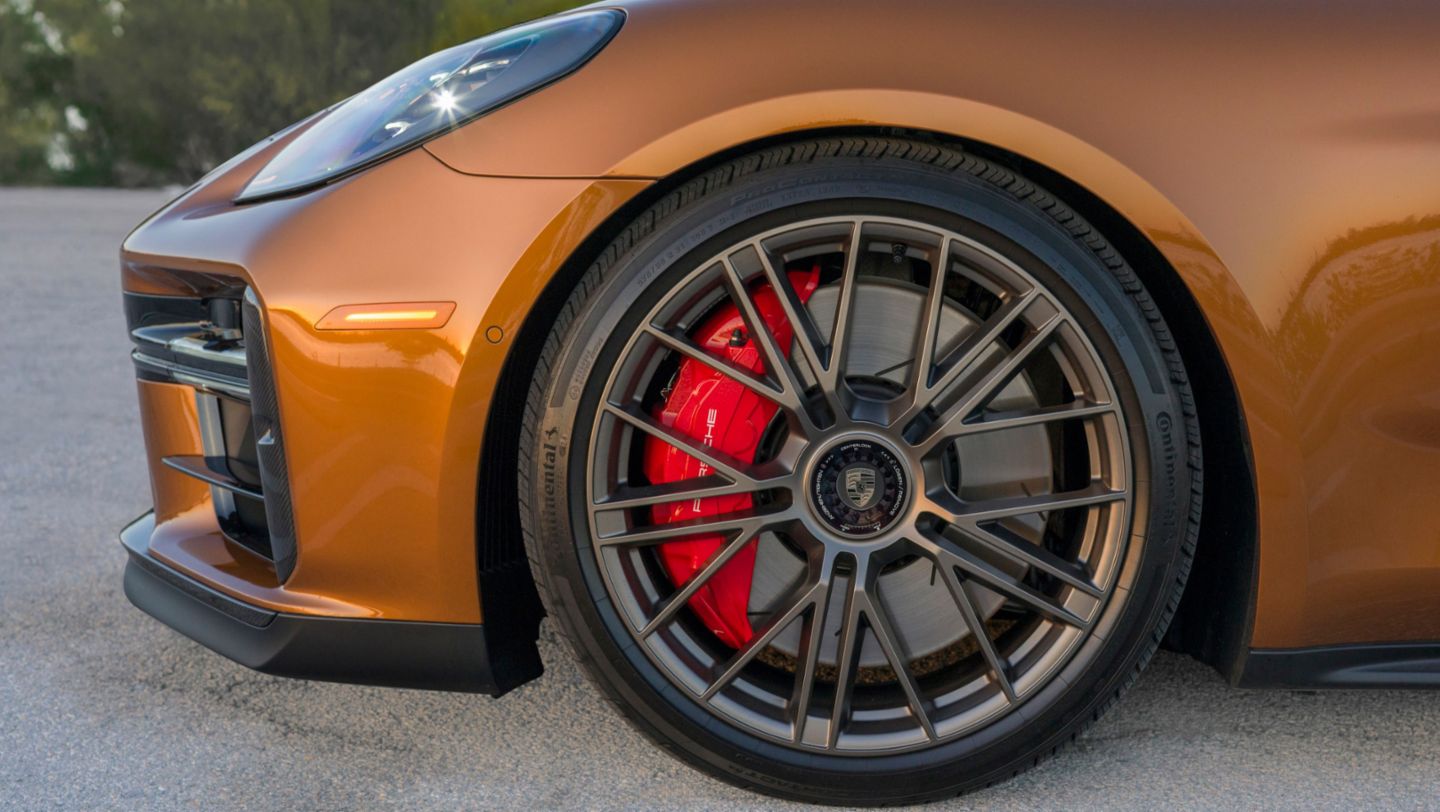 El Porsche Panamera es reconocido como el "Mejor Auto de Lujo y Desempeño 2025" en los Women's Worldwide Car of the Year (WWCOTY)