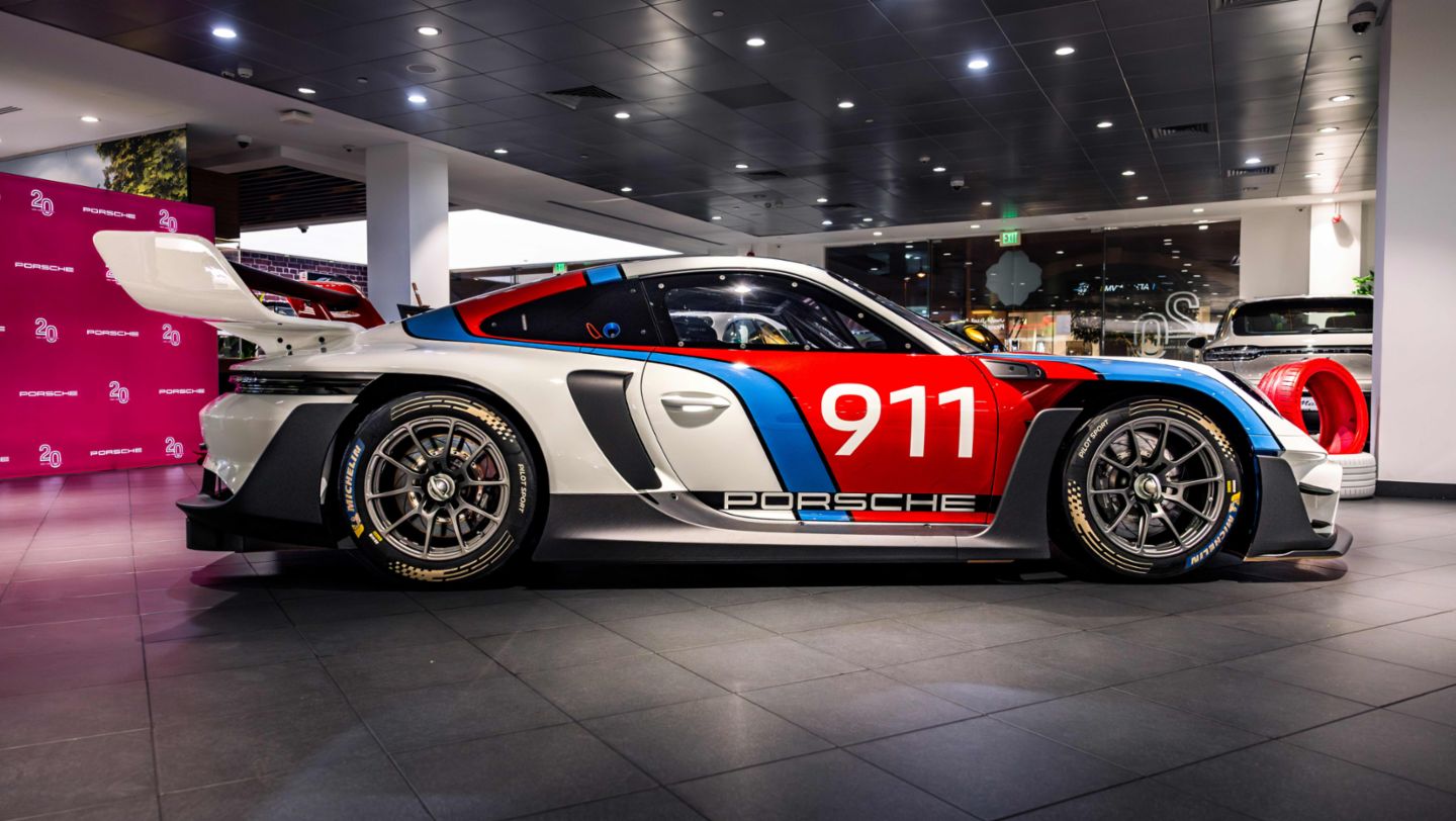 911 GT3 RS Rennsport, Porsche Centre Doha, Qatar, 2026, Porsche Middle East