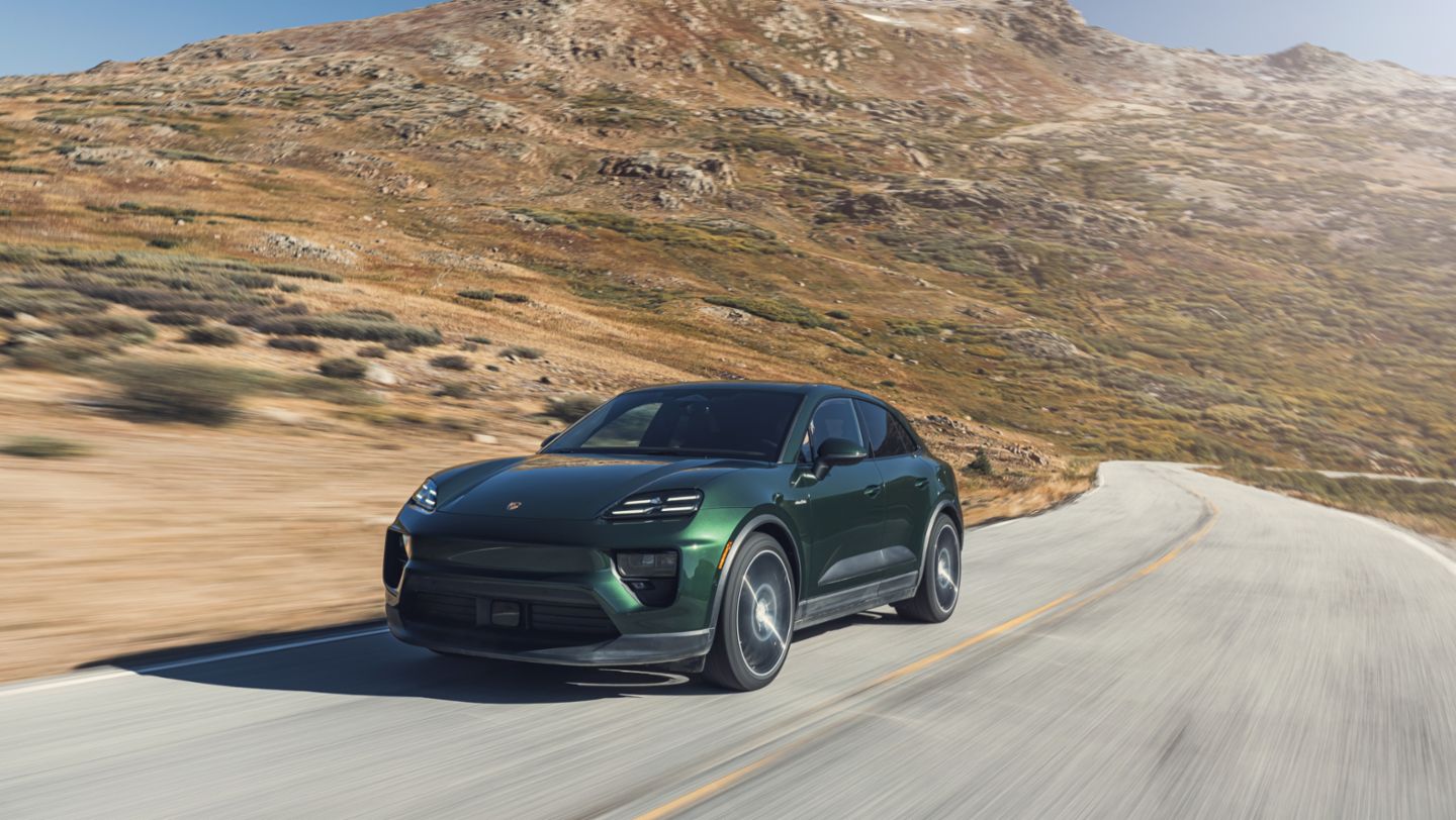 Macan 4, Oak Green Metallic, BEV, 2025, H2