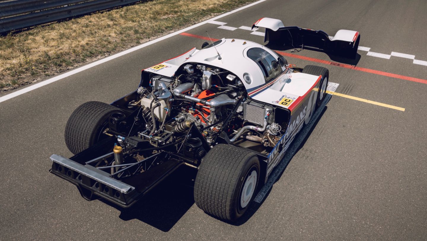 956-002 LT (1982), 2022, Porsche AG