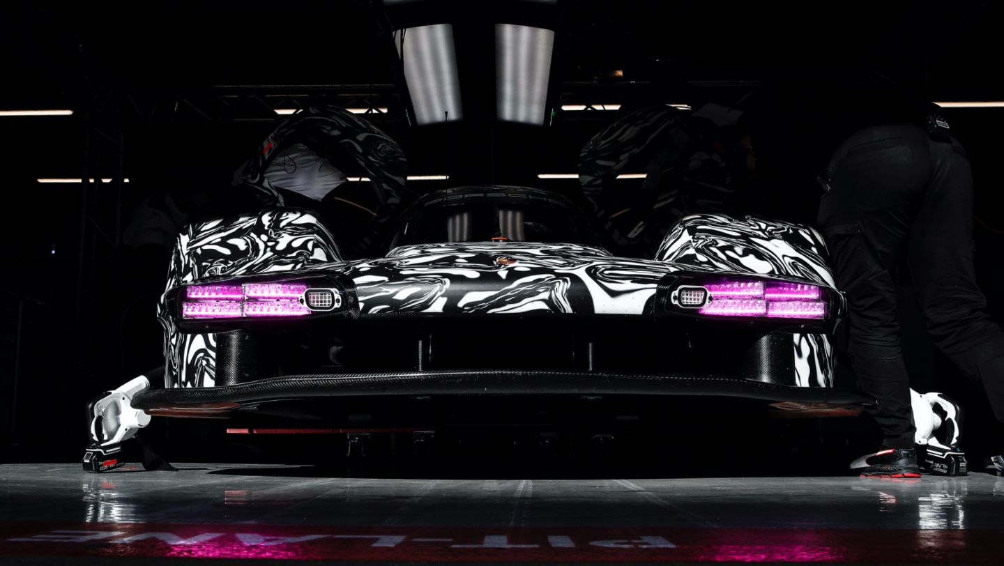 Prototipo LMDh, Circuito de Montmeló, España, 2022, Porsche AG