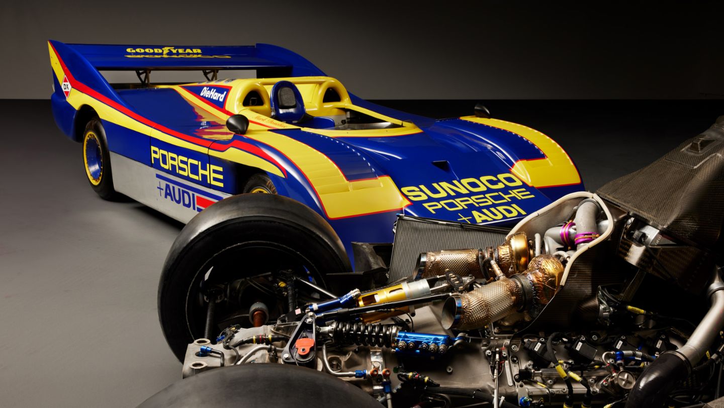 Porsche 963 (primer plano) y Porsche 917/30 Spyder, 2024, Porsche AG