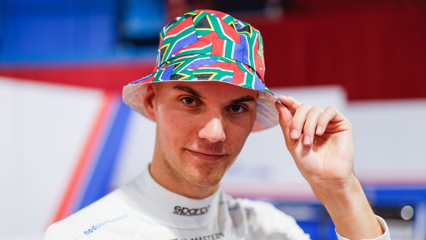 Keagan Masters (ZA), Ombra (#18), Porsche Mobil 1 Supercup, 2024, Porsche AG 