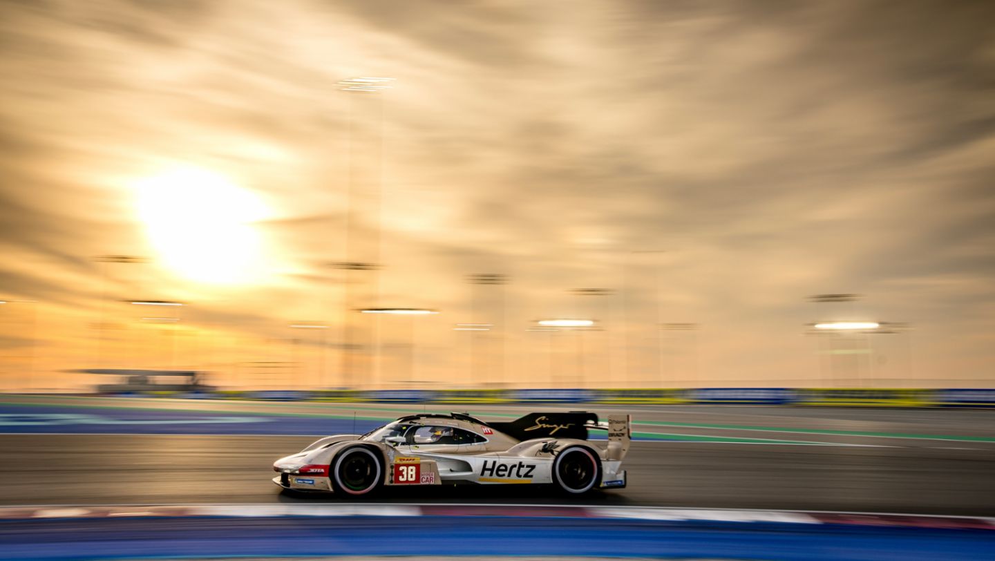 Porsche 963, Hertz Team Jota (#38). Jenson Button (UK), Phil Hanson (UK), Oliver Rasmussen (DK), Qatar, 2024, Porsche AG