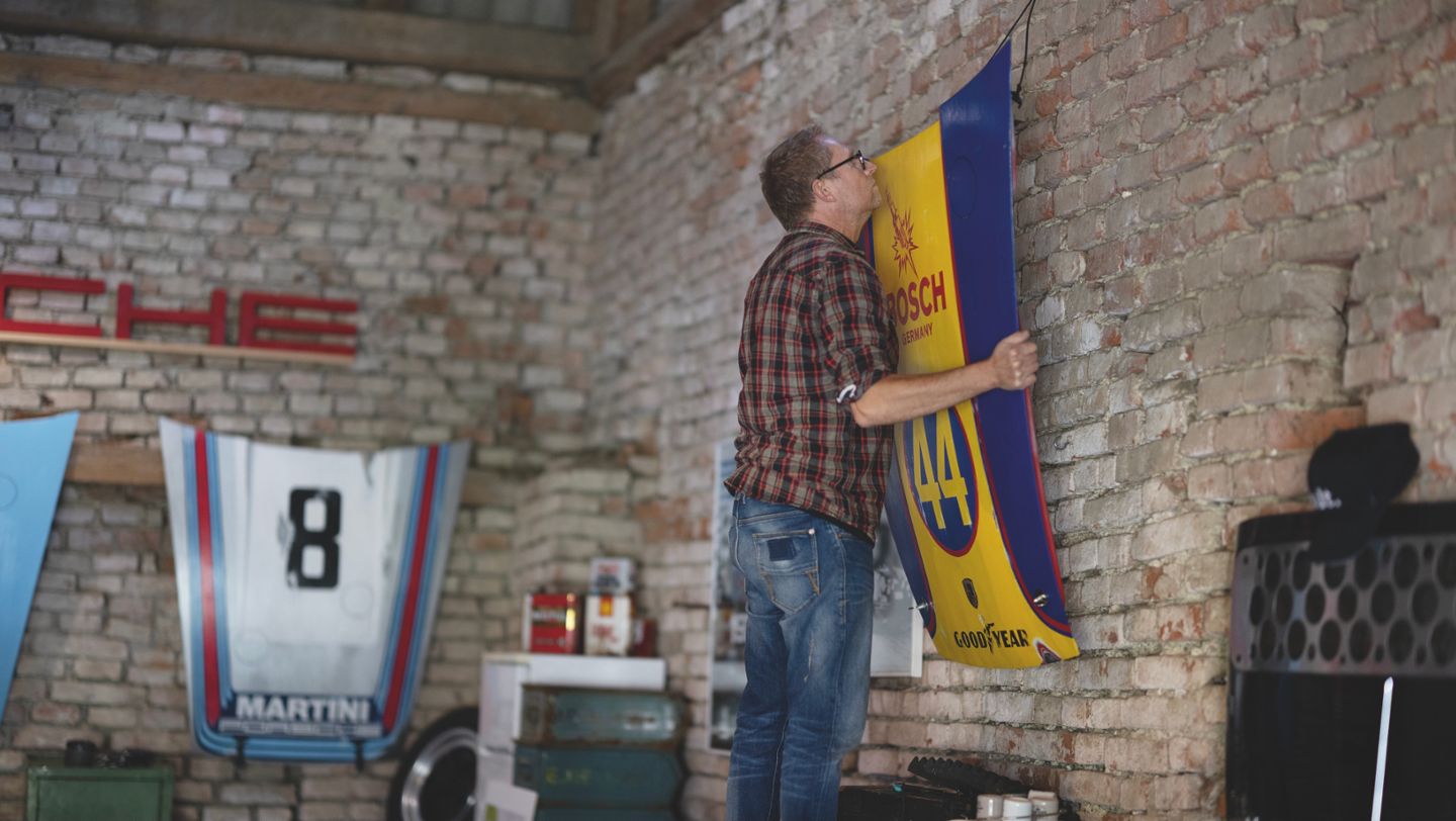 Marc Clormann , garage studio, 2024, Porsche AG